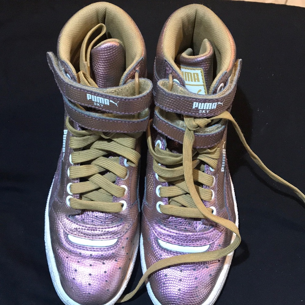 YOUTH girl high top pumas size 3